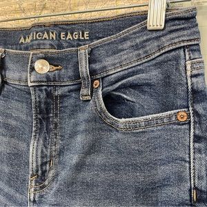 American Eagle 90’s Skinny Stretch size 2 Jeans - almost new